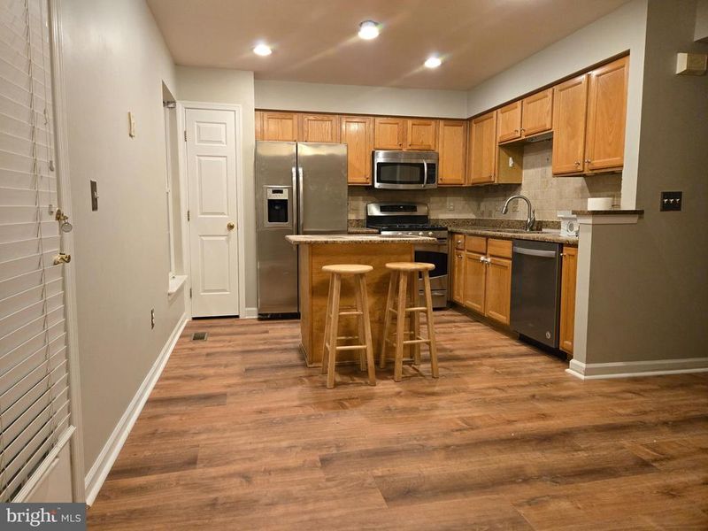 161 Ingle Pl, Alexandria, VA 22304