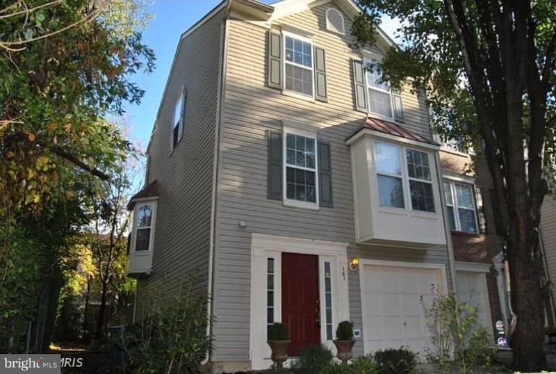 161 Ingle Pl, Alexandria, VA 22304