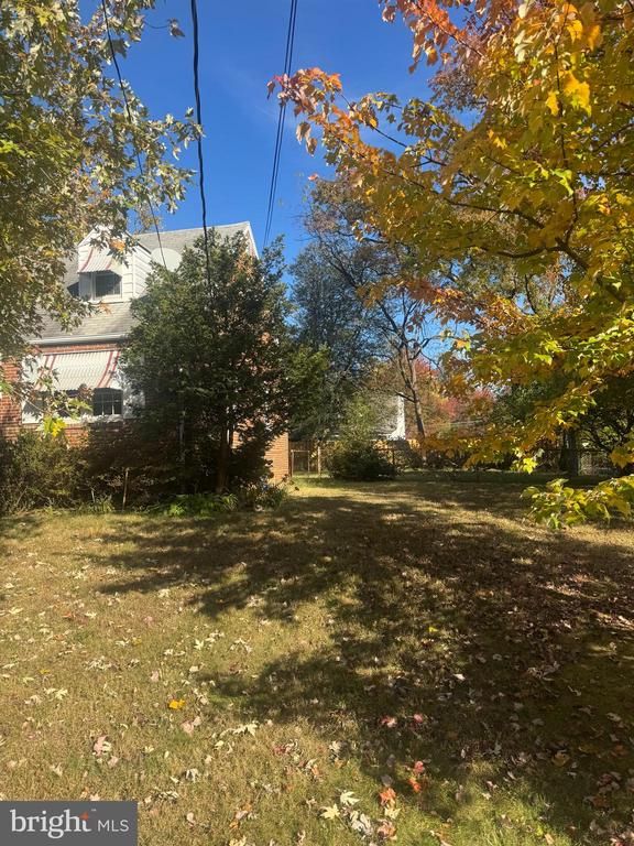 2863 Rogers Dr, Falls Church, VA 22042