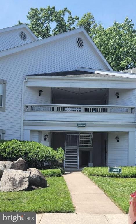13068 Autumn Woods Way #202, Fairfax, VA 22033