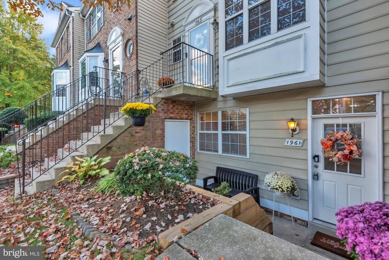 1961 Pawlet Dr, Crofton, MD 21114
