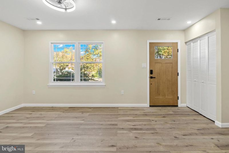 926 West St, Laurel, MD 20707