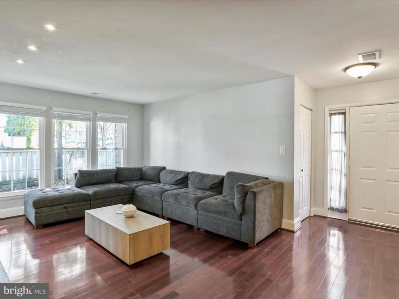 11303 Appledowre Way #119, Germantown, MD 20876