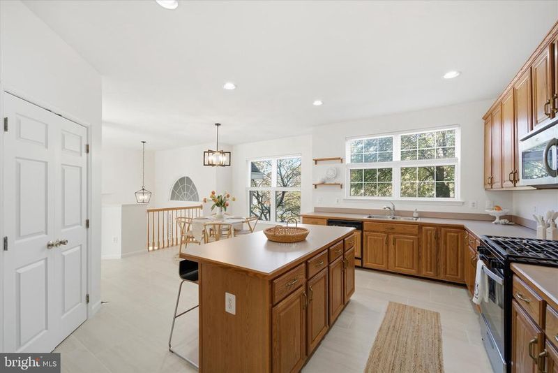 3116 White Daisy Pl, Fairfax, VA 22031