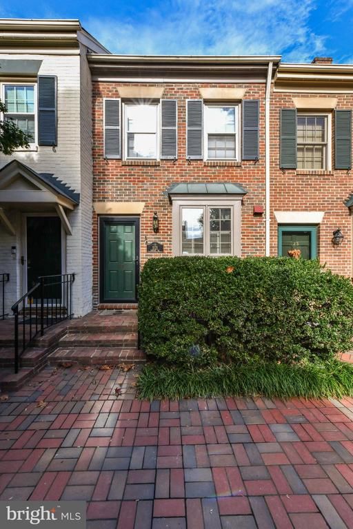 1121 Portner Rd, Alexandria, VA 22314