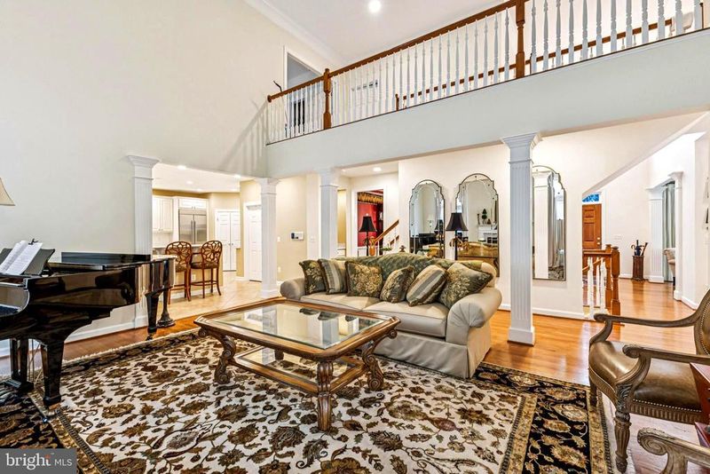 4904 Elsa Ct, Fairfax, VA 22030