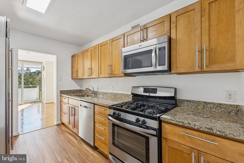 5101 River Rd #718, Bethesda, MD 20816