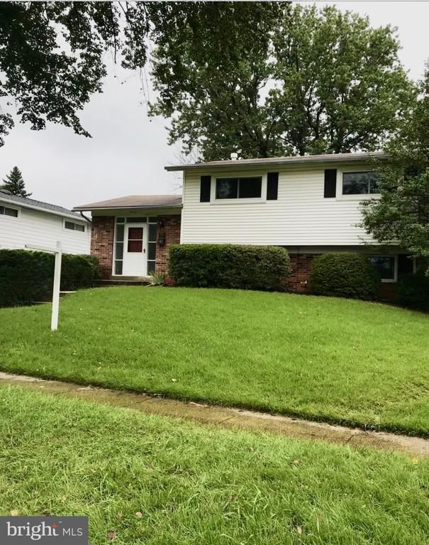4917 Mccall St, Rockville, MD 20853