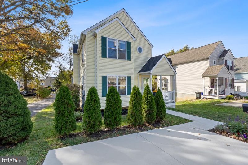 822 E B St, Brunswick, MD 21716