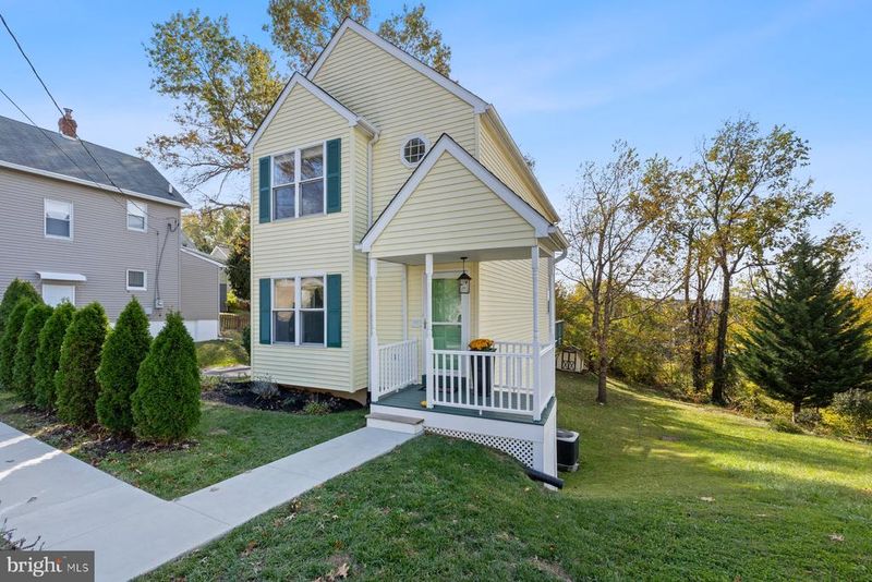 822 E B St, Brunswick, MD 21716