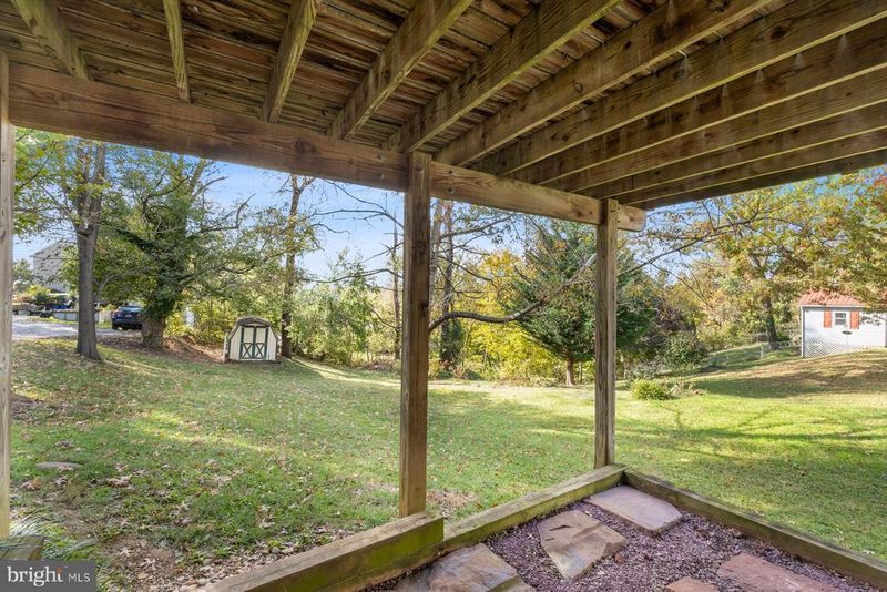 822 E B St, Brunswick, MD 21716