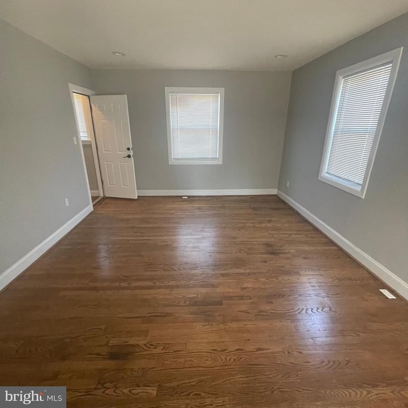 273 56th Pl NE, Washington, DC 20019