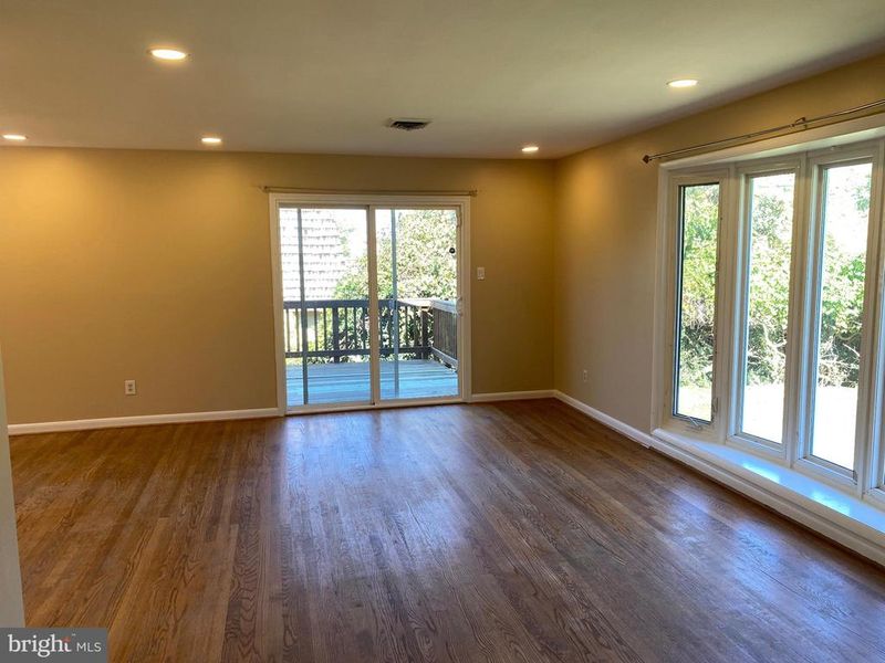 8213 Clay Dr, Fort Washington, MD 20744