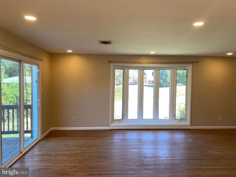 8213 Clay Dr, Fort Washington, MD 20744