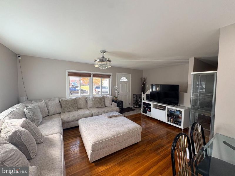 1910 Lewis Ave, Rockville, MD 20851