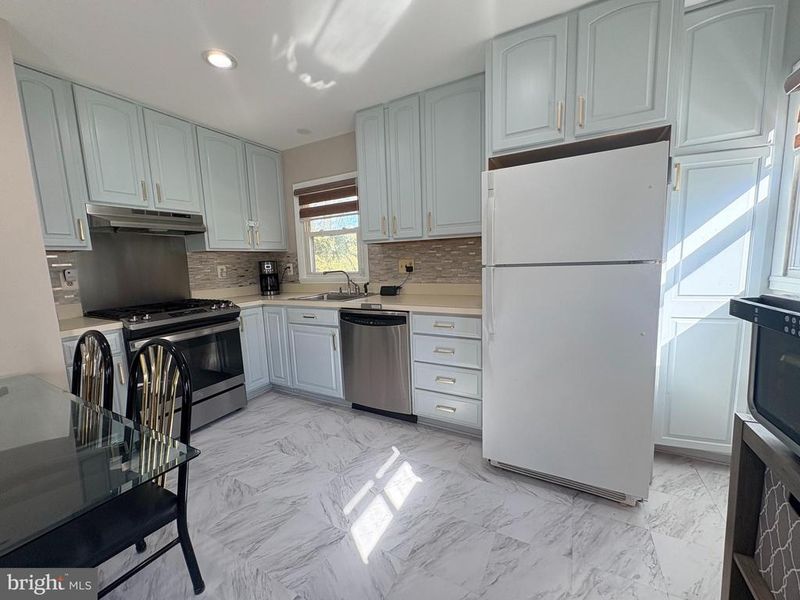 1910 Lewis Ave, Rockville, MD 20851