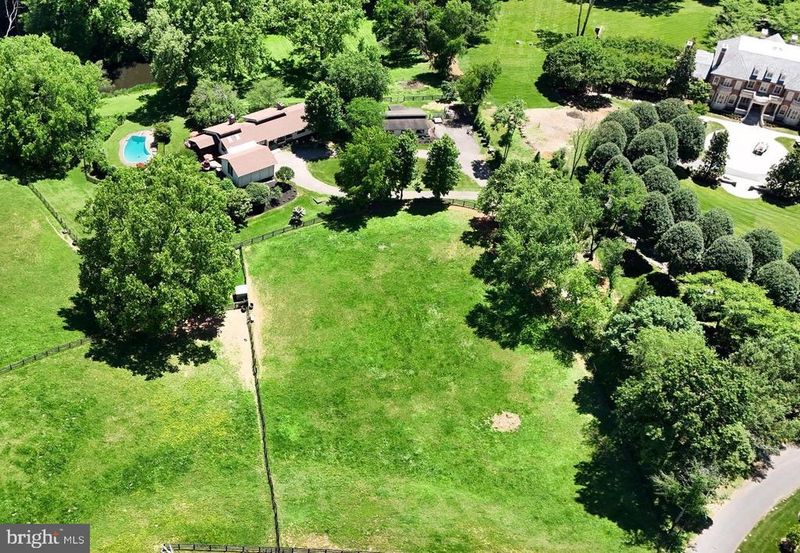 9341 Cornwell Farm Dr, Great Falls, VA 22066