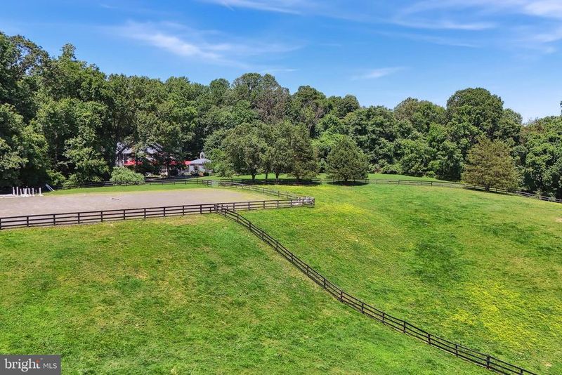 9331 Cornwell Farm Dr, Great Falls, VA 22066