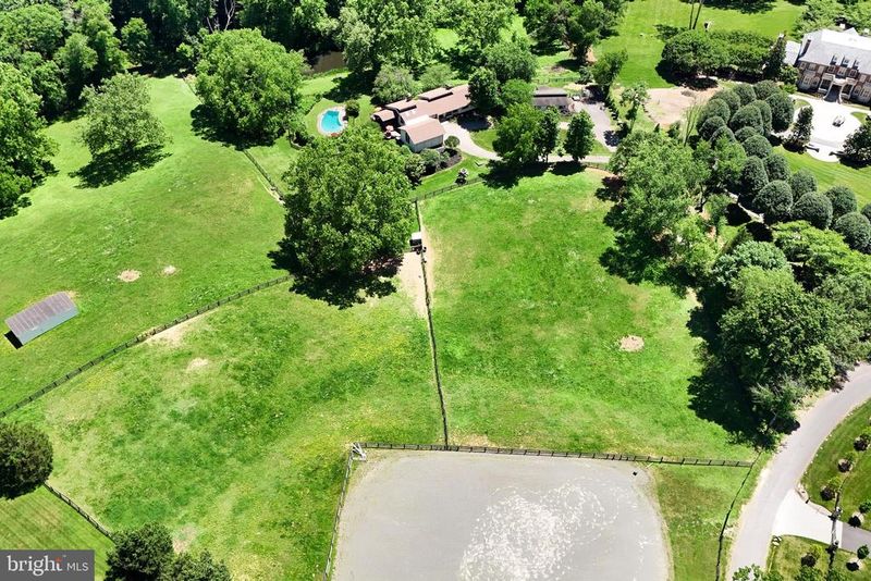 9331 Cornwell Farm Dr, Great Falls, VA 22066