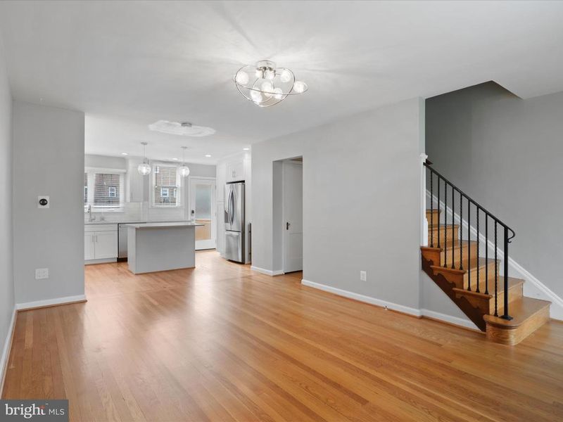 808 S Oak St, Arlington, VA 22204