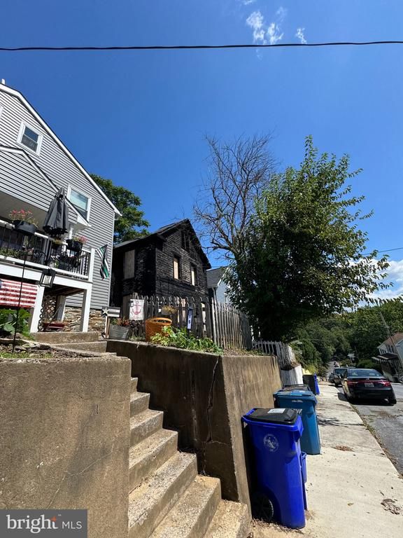 19 E D St, Brunswick, MD 21716