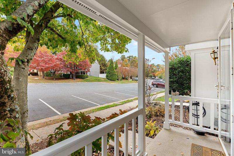 1550 Poplar Grove Dr, Reston, VA 20194