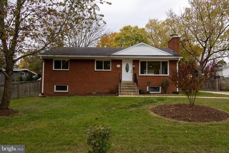 5914 Ridge View Dr, Alexandria, VA 22310