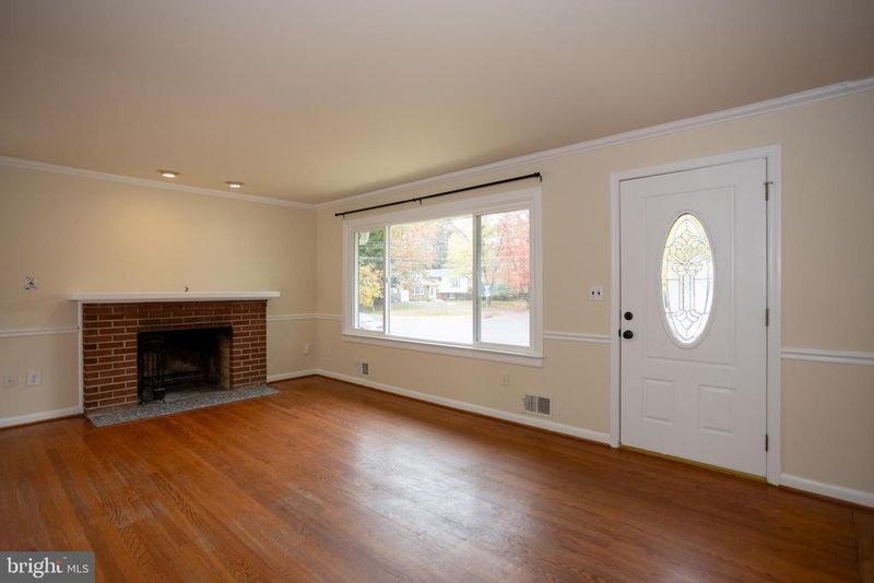 5914 Ridge View Dr, Alexandria, VA 22310
