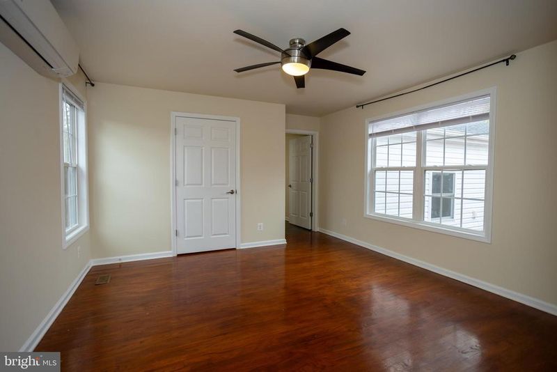 5914 Ridge View Dr, Alexandria, VA 22310