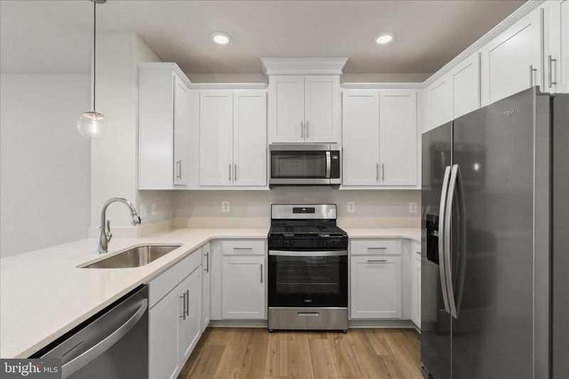 45197 Drowes Ter, Dulles, VA 20166