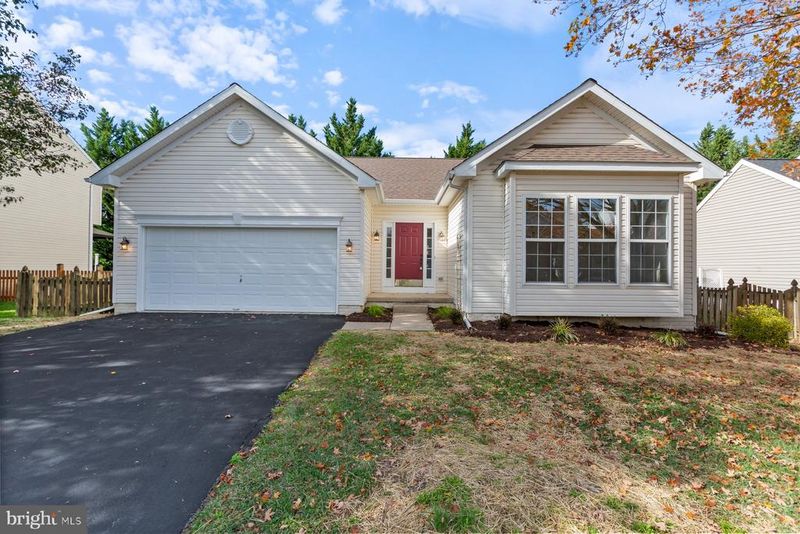 819 Aztec Dr, Frederick, MD 21701