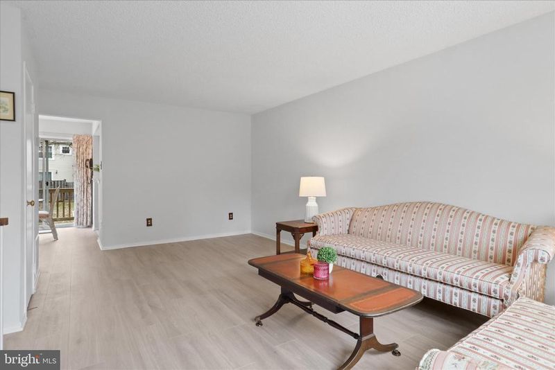 8927 Waites Way, Lorton, VA 22079