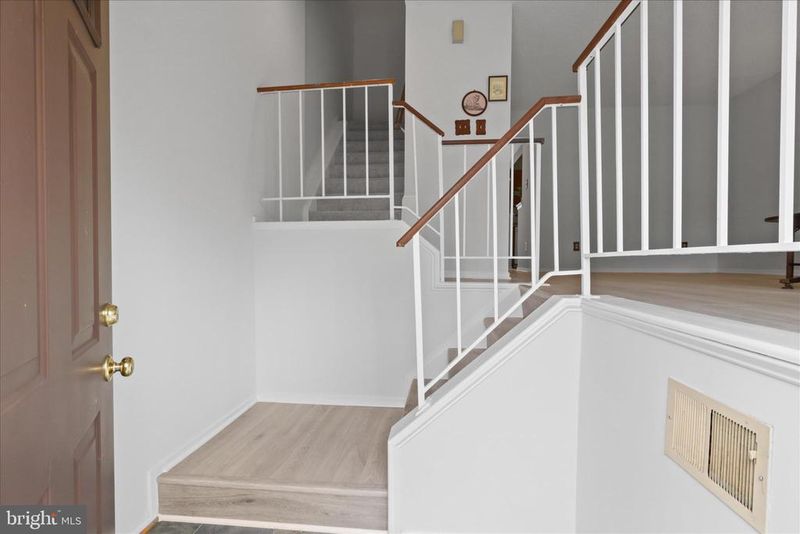 8927 Waites Way, Lorton, VA 22079