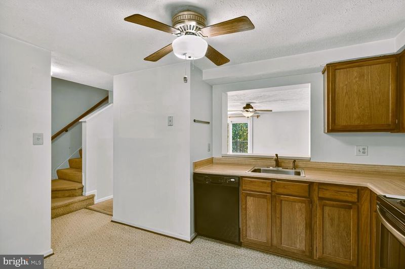 6064 Rock Glen Dr, Elkridge, MD 21075