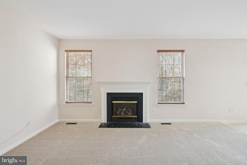 8712 Tarrytown Ct, Manassas, VA 20109