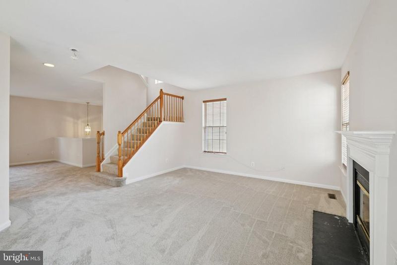 8712 Tarrytown Ct, Manassas, VA 20109