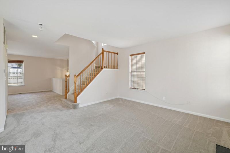 8712 Tarrytown Ct, Manassas, VA 20109