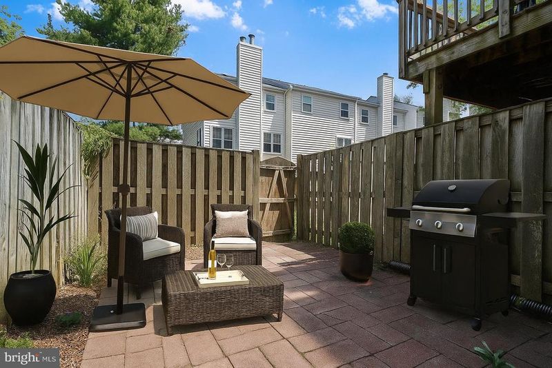2241 Aberdeen Dr, Crofton, MD 21114