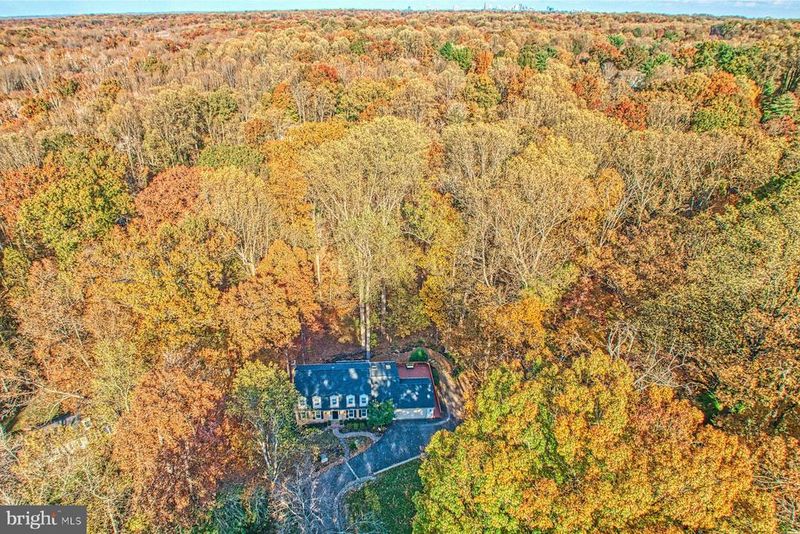 11008 Devenish Dr, Oakton, VA 22124