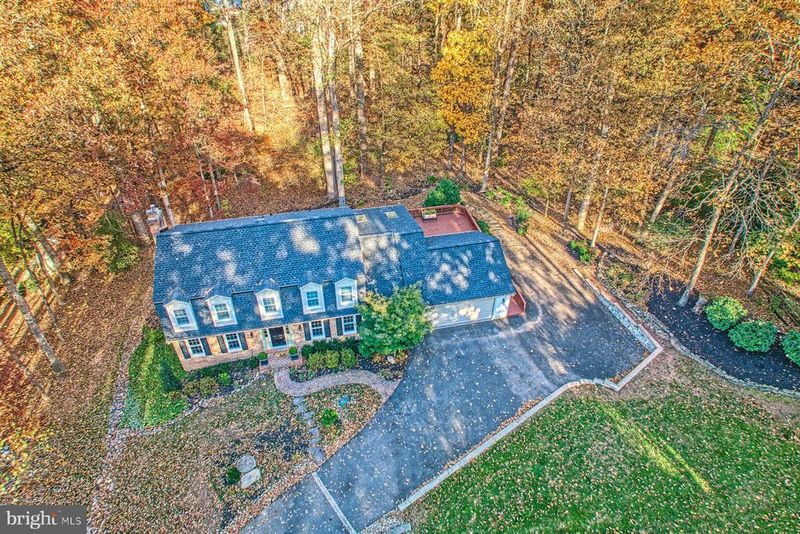 11008 Devenish Dr, Oakton, VA 22124