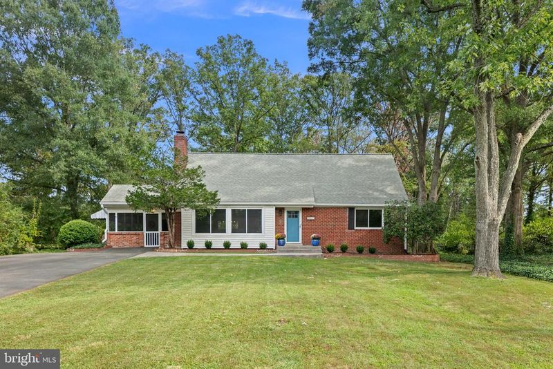 3911 Gibbs St, Alexandria, VA 22309