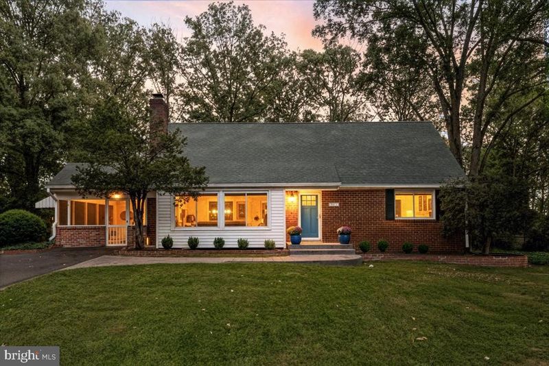 3911 Gibbs St, Alexandria, VA 22309