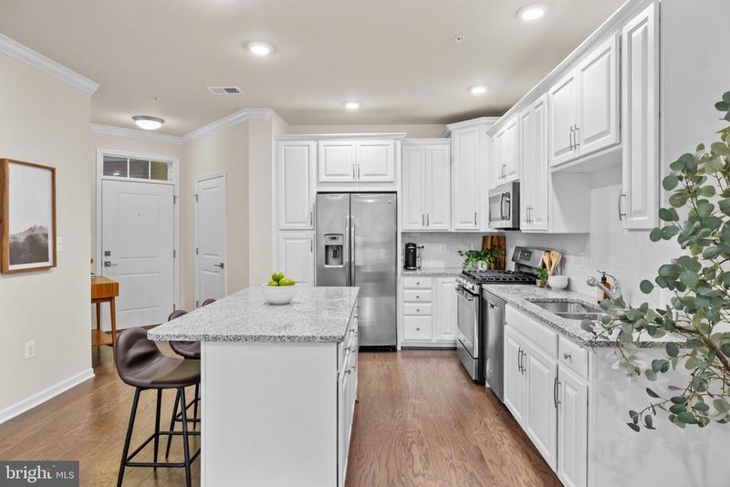 23271 Southdown Manor Ter #108, Ashburn, VA 20148