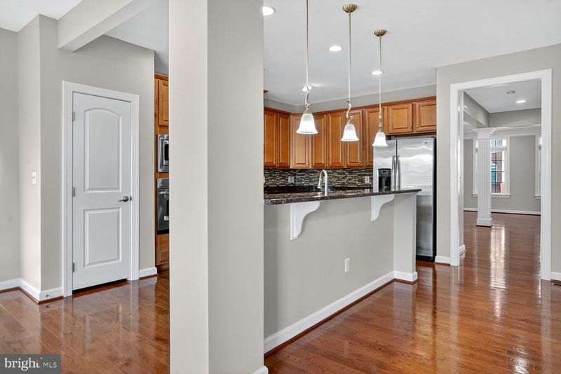 21285 Park Grove Ter, Ashburn, VA 20147