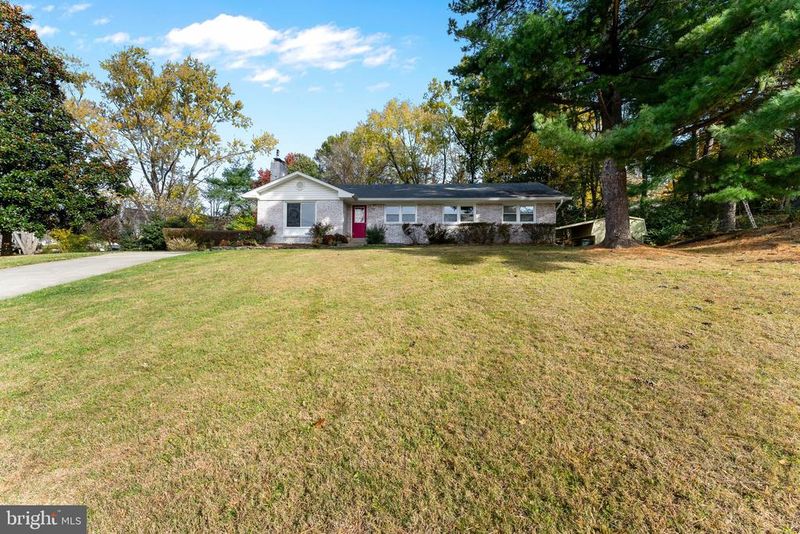 9 Plummer Ct, Germantown, MD 20876