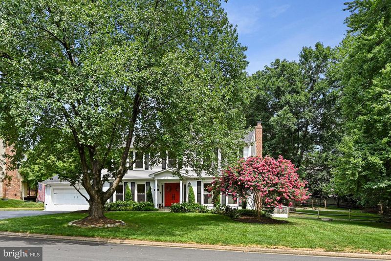 10302 Galpin Ct, Great Falls, VA 22066