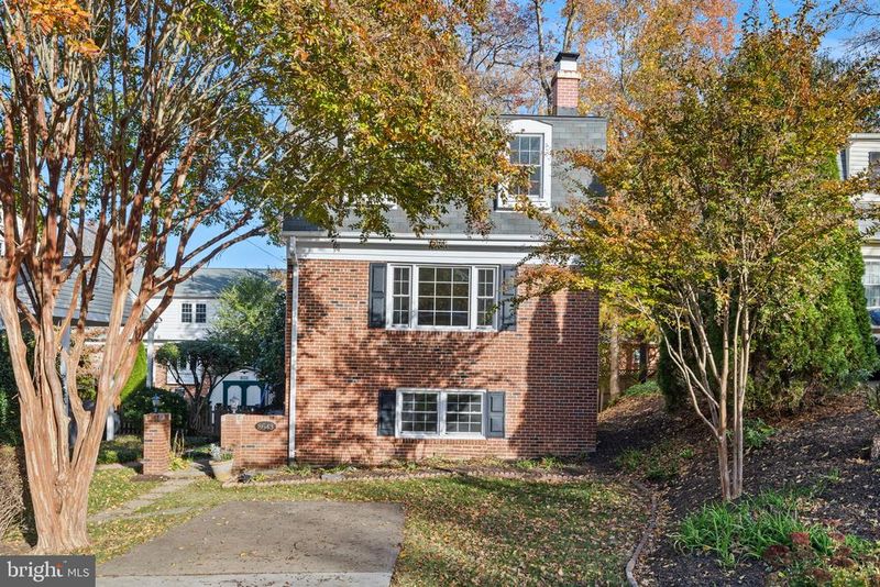 8643 Curtis Ave, Alexandria, VA 22309