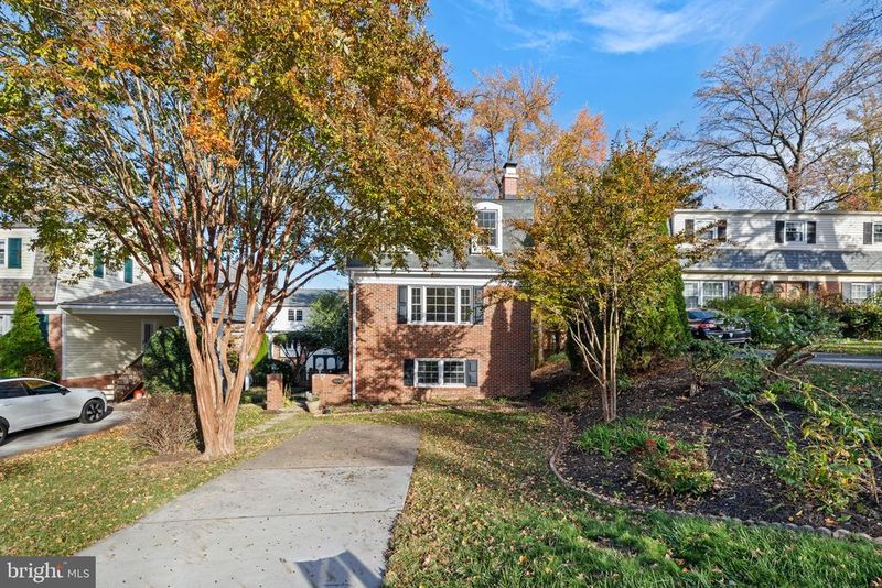 8643 Curtis Ave, Alexandria, VA 22309