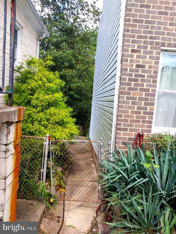 5610 Clay Pl NE, Washington, DC 20019