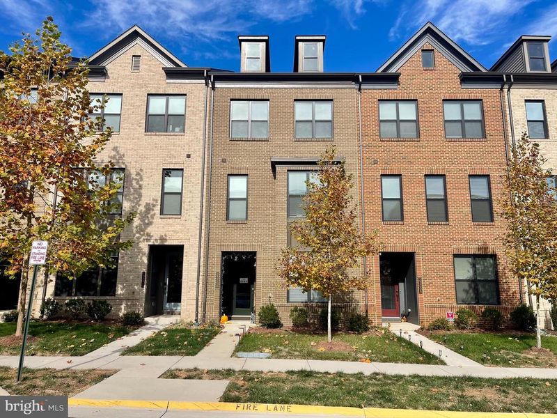 23006 Sullivans Cove Sq, Brambleton, VA 20148